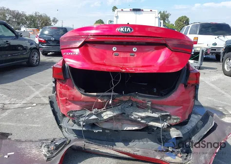 2021 Kia Forte Lxs z USA, uszkodzony, nr VIN 3KPF24AD3ME263805